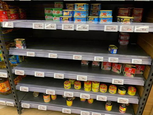 亲历 CBD品牌超市生鲜供应充足，泡面罐头成抢手货